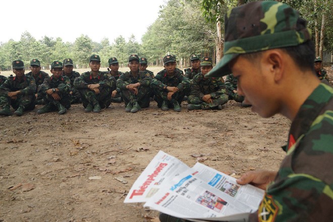 Tân binh Trung đoàn Gia Định trên thao trường đất thép Củ Chi - ảnh 9