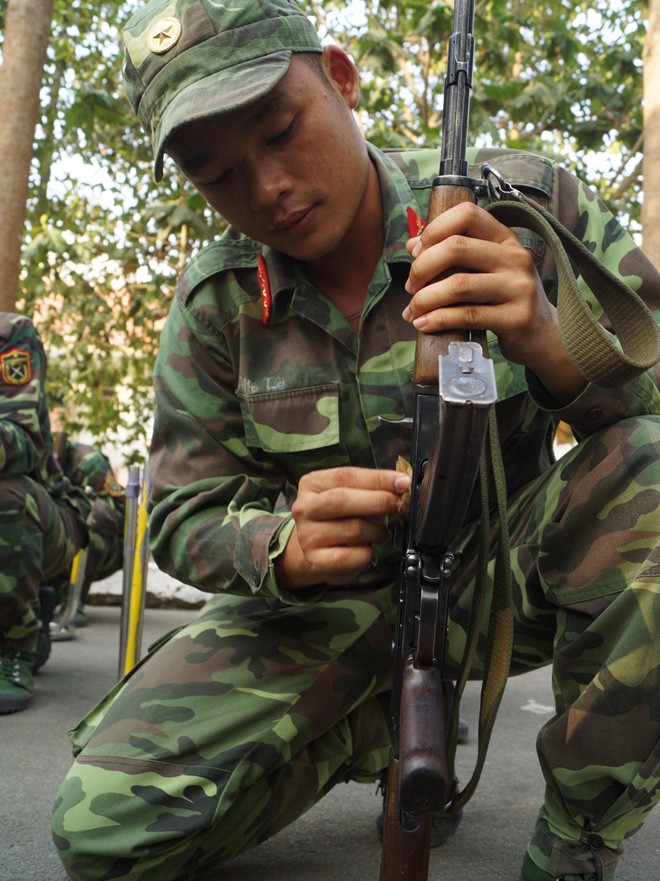 Tân binh Trung đoàn Gia Định trên thao trường đất thép Củ Chi - ảnh 11