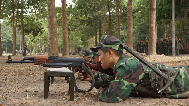 Tân binh Trung đoàn Gia Định trên thao trường đất thép Củ Chi - ảnh 1