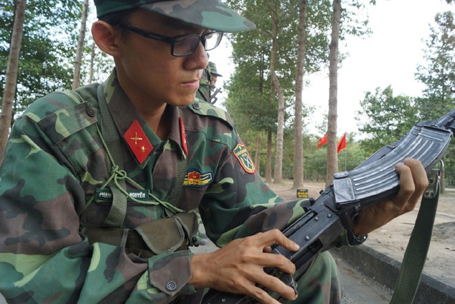 Tân binh Trung đoàn Gia Định trên thao trường đất thép Củ Chi - ảnh 3
