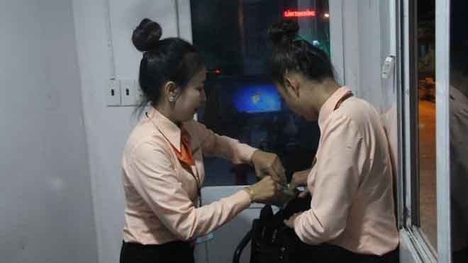 BOT Cai Lậy thu phí trở lại lúc nửa đêm - ảnh 4
