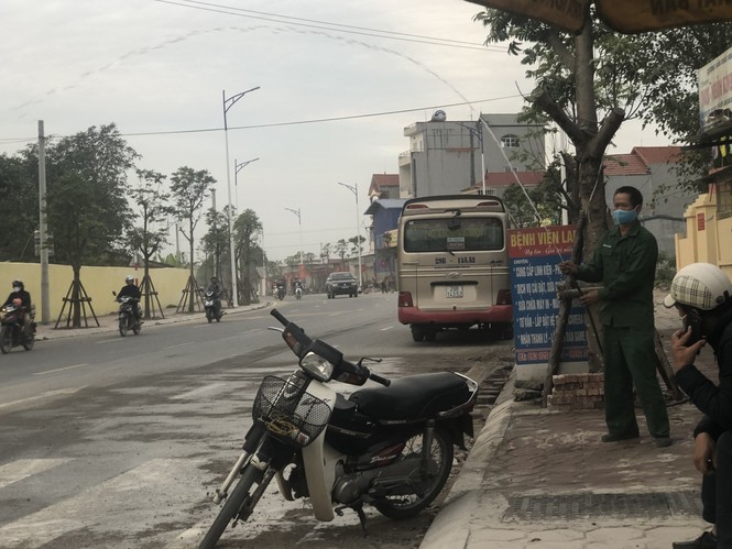 Những ‘con đường đau khổ’ đầy khói bụi ở Hà Nội - ảnh 12