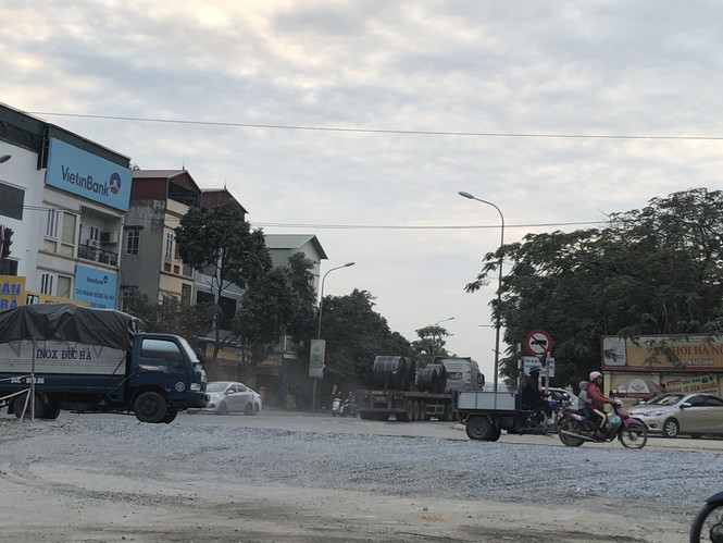 Những ‘con đường đau khổ’ đầy khói bụi ở Hà Nội - ảnh 3