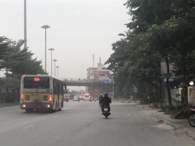 Những ‘con đường đau khổ’ đầy khói bụi ở Hà Nội - ảnh 5