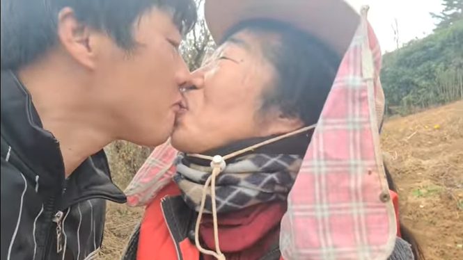 Cặp đôi Youtuber 'bà - cháu' gây sốt mạng xã hội Hàn Quốc khi tuyên bố kết hôn - ảnh 3