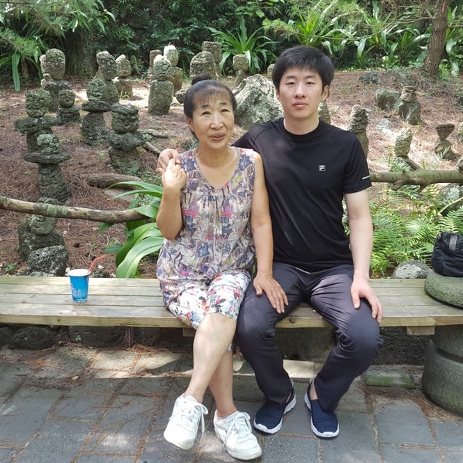 Cặp đôi Youtuber 'bà - cháu' gây sốt mạng xã hội Hàn Quốc khi tuyên bố kết hôn - ảnh 1
