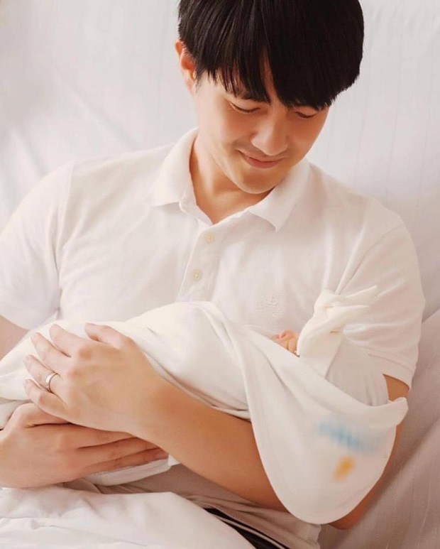 Hội ông bố 'cuồng' con của showbiz Việt không thể thiếu Kim Lý, Ông Cao Thắng, Cường Đô La - ảnh 4