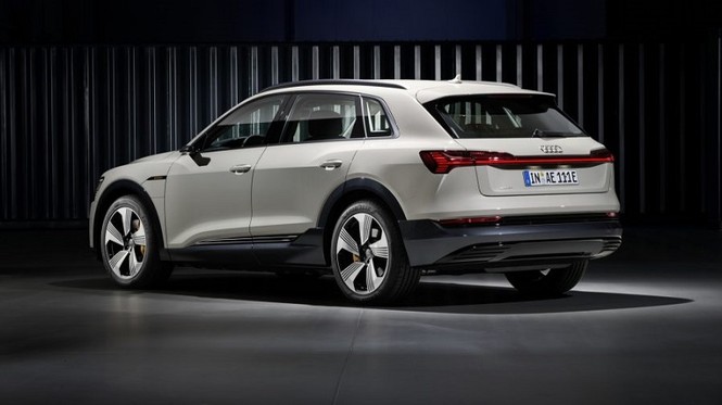 Audi e-tron - SUV chạy điện đầu tiên của Audi sắp bán ở Mỹ - ảnh 2