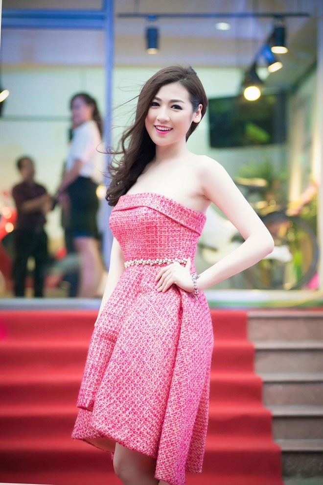 Tú Anh mặc váy hồng khoe vai trần trắng muốt - ảnh 9