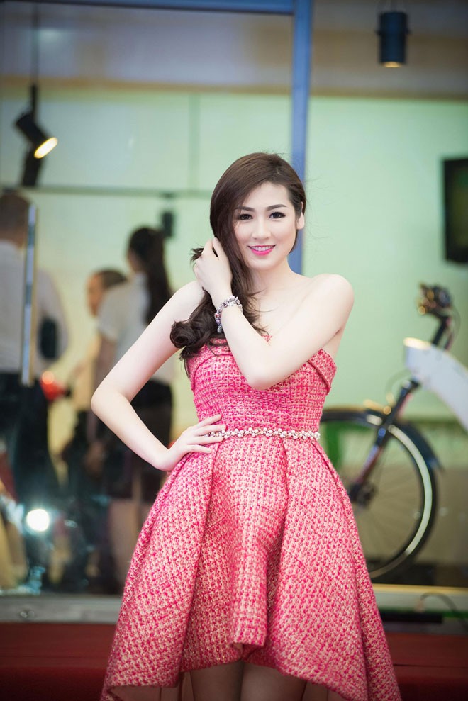 Tú Anh mặc váy hồng khoe vai trần trắng muốt - ảnh 5