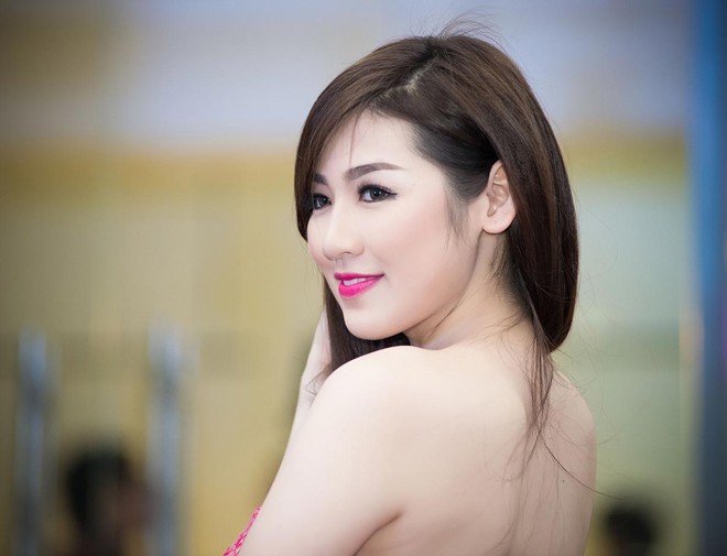 Tú Anh mặc váy hồng khoe vai trần trắng muốt - ảnh 11