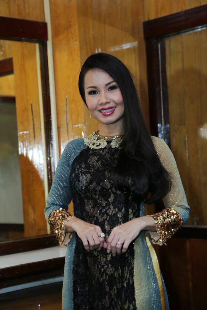 'Nữ hoàng sầu muộn' đọ sắc 'Nhạn trắng Gò Công' - ảnh 8