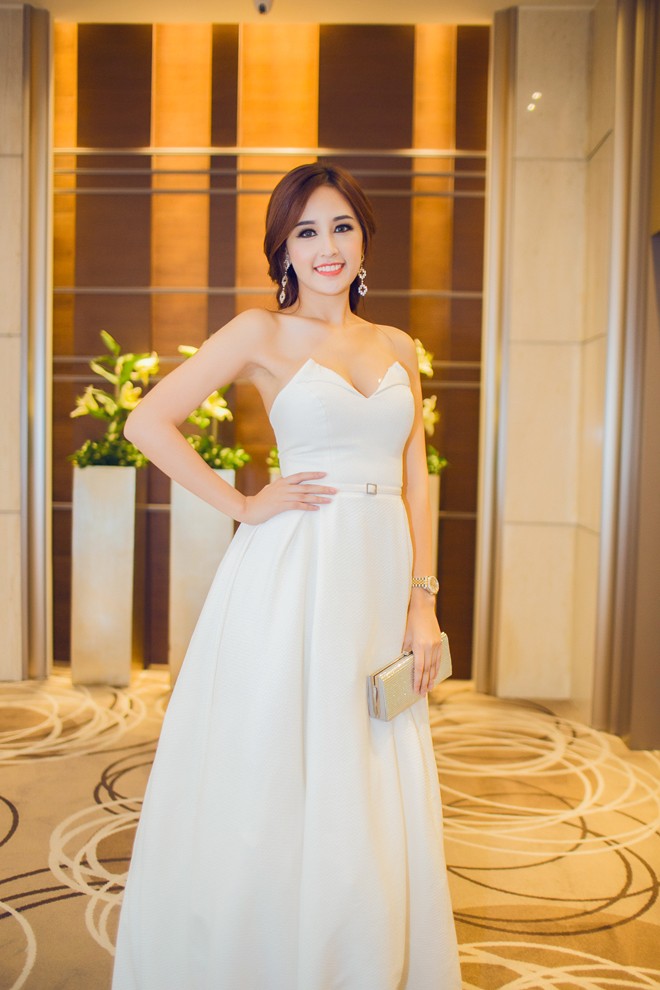 Mai Phương Thúy lưng trần quyến rũ sau thời gian 'ở ẩn' - ảnh 2