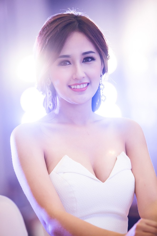 Mai Phương Thúy lưng trần quyến rũ sau thời gian 'ở ẩn' - ảnh 9