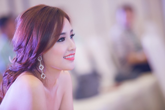 Mai Phương Thúy lưng trần quyến rũ sau thời gian 'ở ẩn' - ảnh 6