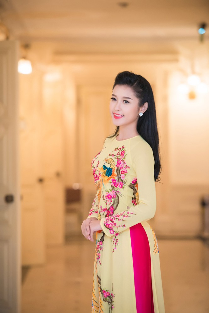 Hoa hậu Ngọc Hân hội ngộ Á hậu Huyền My tại Hà Nội - ảnh 9
