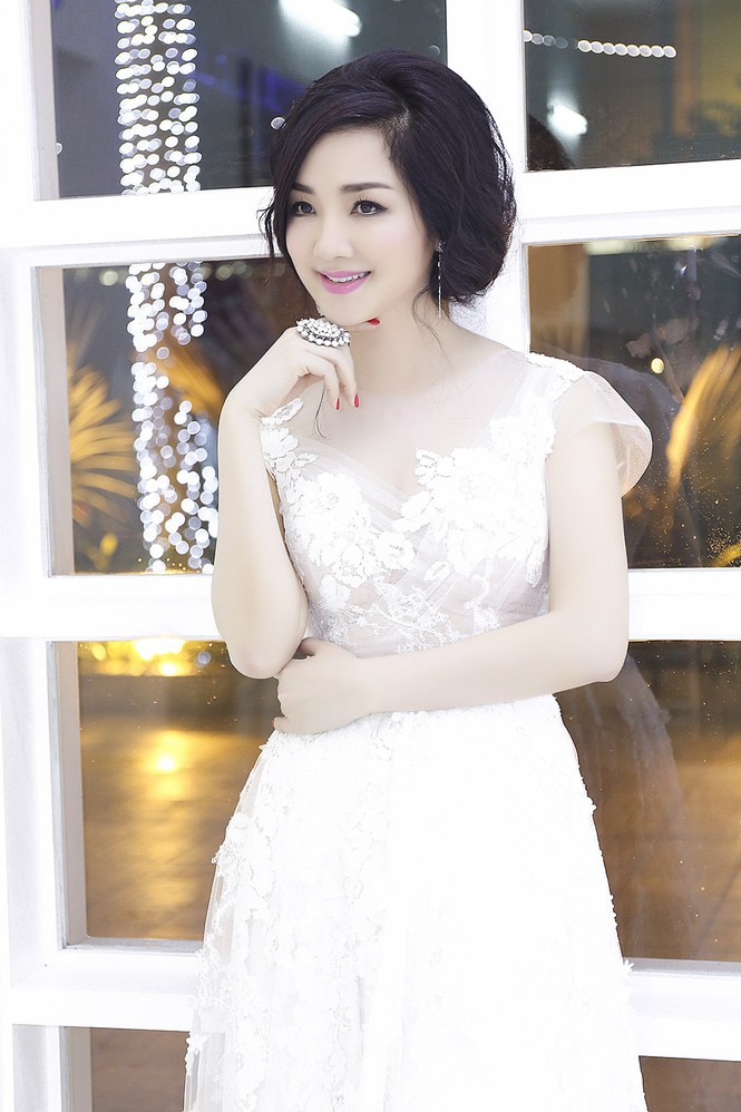 Hoa hậu Giáng My tự tin song ca cùng ca sĩ Ngọc Anh - ảnh 3