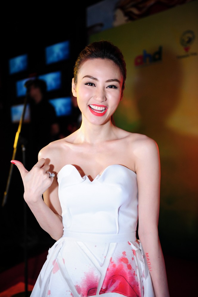 Ngân Khánh lộng lẫy ra mắt phim mới trước khi rời bỏ showbiz - ảnh 3