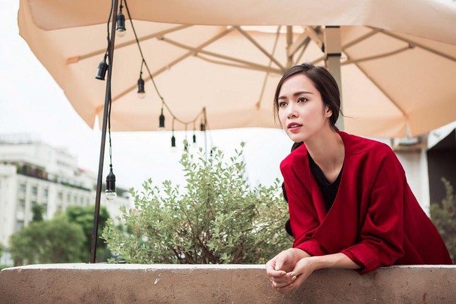 Vũ Ngọc Anh khoe chân dài với quần short siêu ngắn - ảnh 12