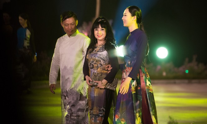 Dàn nghệ sĩ gạo cội của điện ảnh Việt trình diễn áo dài - ảnh 3