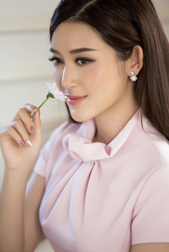 Á hậu Huyền My quyến rũ đón thu với gam màu pastel - ảnh 1