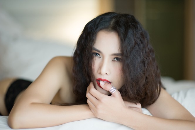 Siêu mẫu Anh Thư 'tái xuất' với phong cách táo bạo - ảnh 7