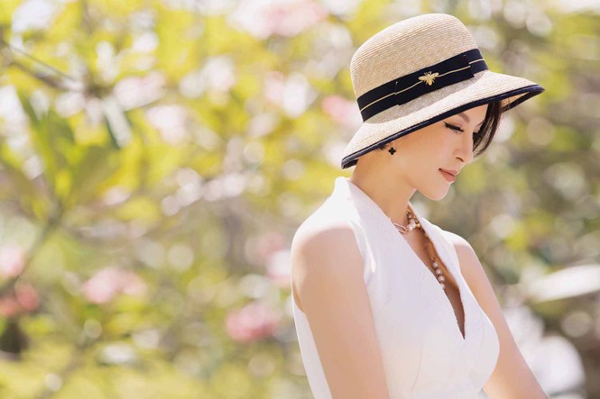MC Thanh Mai khoe vẻ đẹp quên tuổi trên đất chùa Vàng - ảnh 5