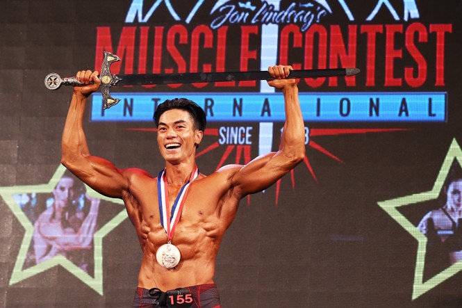 Lan Khuê mặc xuyên thấu chấm thi thể hình cùng Phạm Văn Mách - ảnh 7