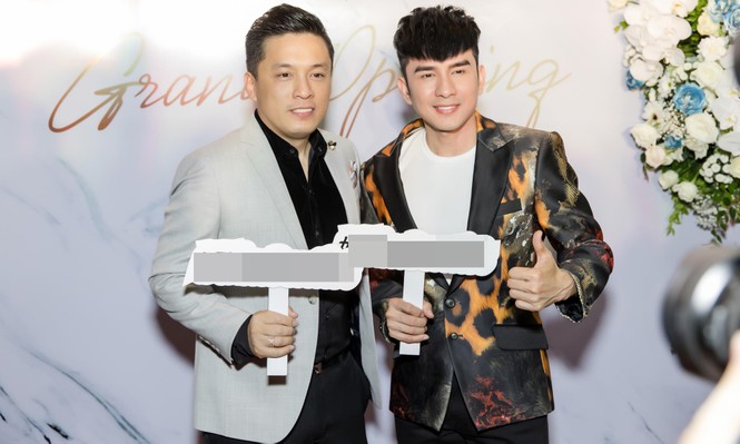 Đan Trường, Lam Trường đọ vẻ điển trai ở tuổi tứ tuần khiến fans Hà Nội 'bấn loạn' - ảnh 2