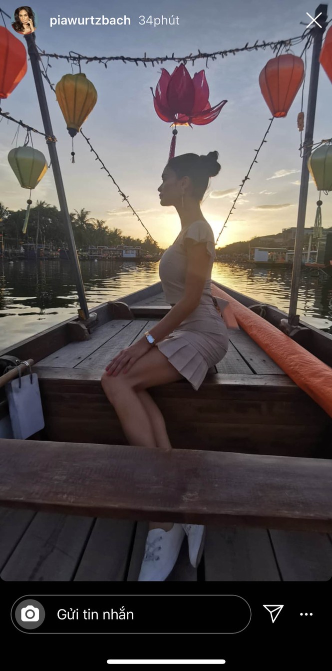 Hoa hậu Hoàn vũ Pia Wurtzbach mặc áo dài, đội nón lá ăn bánh mỳ ở Hội An - ảnh 9