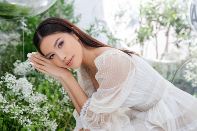 Á hậu Huyền My gợi cảm hết nấc với váy xẻ ngực - ảnh 8
