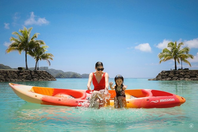 Hà Kiều Anh nóng bỏng với bikini, Tiểu Vy dáng đẹp như tạc tượng ở Hàn Quốc - ảnh 5