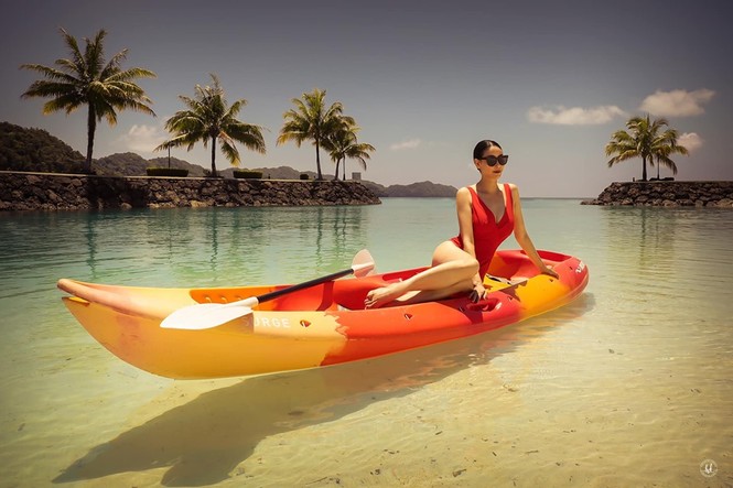 Hà Kiều Anh nóng bỏng với bikini, Tiểu Vy dáng đẹp như tạc tượng ở Hàn Quốc - ảnh 4