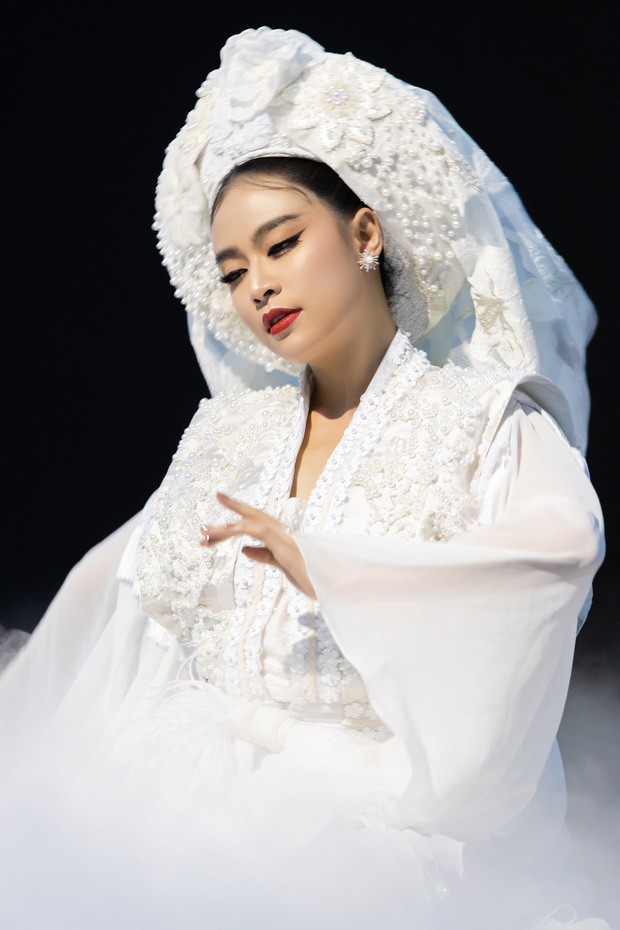 H'Hen Niê làm MC, hội ngộ Hoàng Thuỳ Linh ở bán kết Hoa hậu Hoàn vũ VN 2019 - ảnh 2