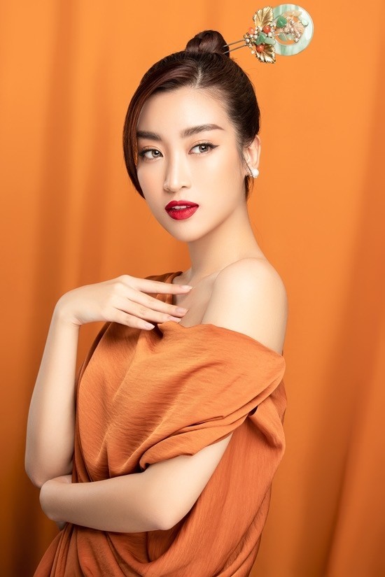 Á hậu Mâu Thuỷ: Ngồi ở Thái Lan ủng hộ Việt Nam 'quyết chiến' - ảnh 9