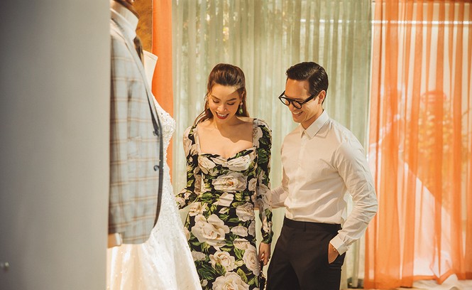 Hà Hồ khoe ngực đầy gợi cảm, tình tứ 'hết nấc' bên Kim Lý ở sự kiện - ảnh 6