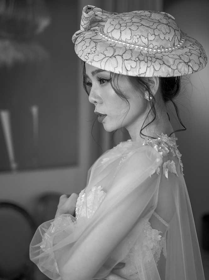 Hoa hậu Nguyễn Thị Huyền váy xẻ gợi cảm, Lệ Quyên khoe ngực đầy hút mắt - ảnh 6