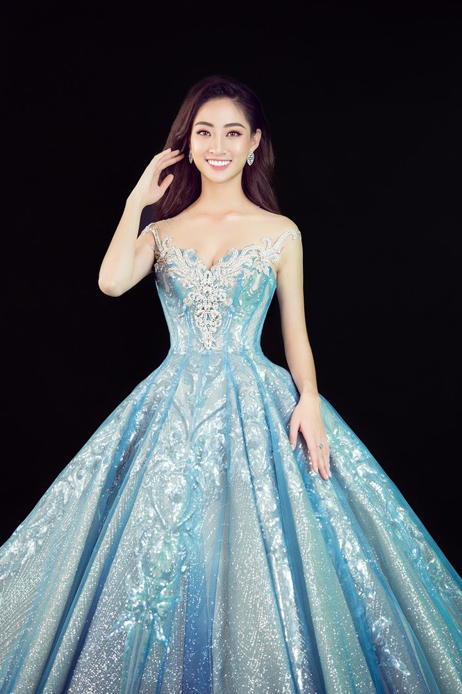 Lương Thuỳ Linh đẹp tựa Elsa, khoe tài hát tiếng Anh trong clip dự thi tài năng - ảnh 1