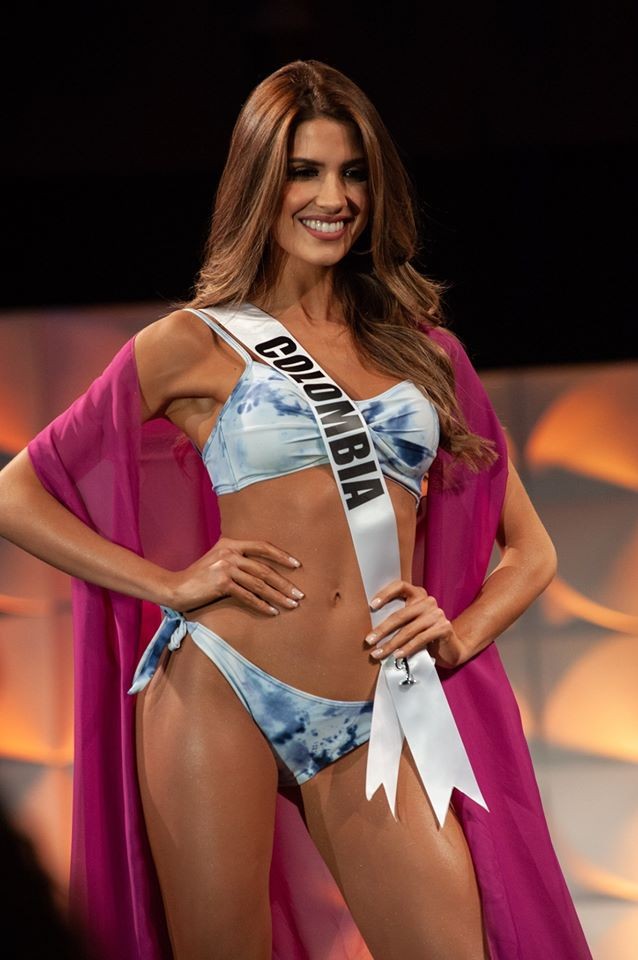 Màn diễn bikini 'rực lửa' của Hoàng Thuỳ và dàn thí sinh ở bán kết Miss Universe - ảnh 11