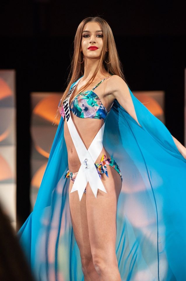 Màn diễn bikini 'rực lửa' của Hoàng Thuỳ và dàn thí sinh ở bán kết Miss Universe - ảnh 10