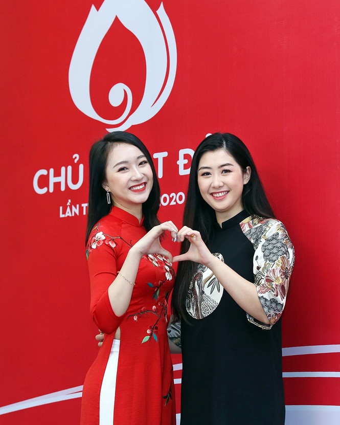Người đẹp Phạm Ngọc Linh, Kim Trà My rạng rỡ dự họp báo Chủ nhật Đỏ - ảnh 2