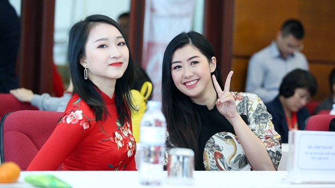 Người đẹp Phạm Ngọc Linh, Kim Trà My rạng rỡ dự họp báo Chủ nhật Đỏ - ảnh 7