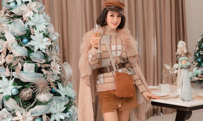 MC Thanh Mai khoe dáng gợi cảm trong biệt thự triệu đô mùa Giáng Sinh - ảnh 6