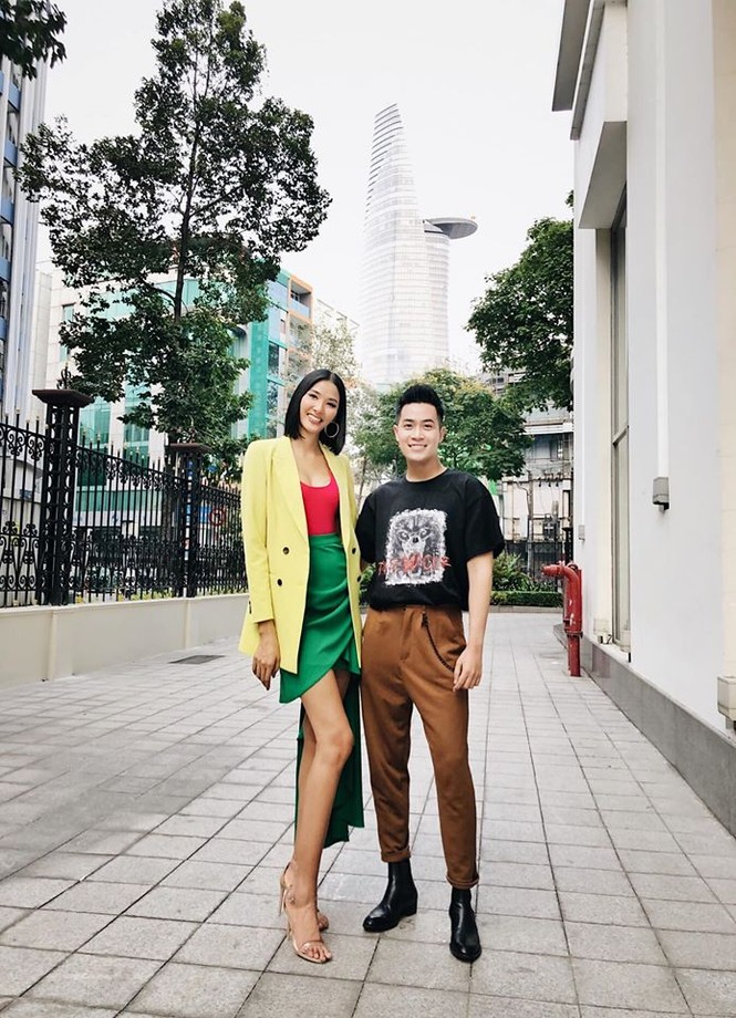 Tường San khoe vai trần yêu kiều, Hoàng Thuỳ bất ngờ cắt tóc ngắn trẻ trung - ảnh 5