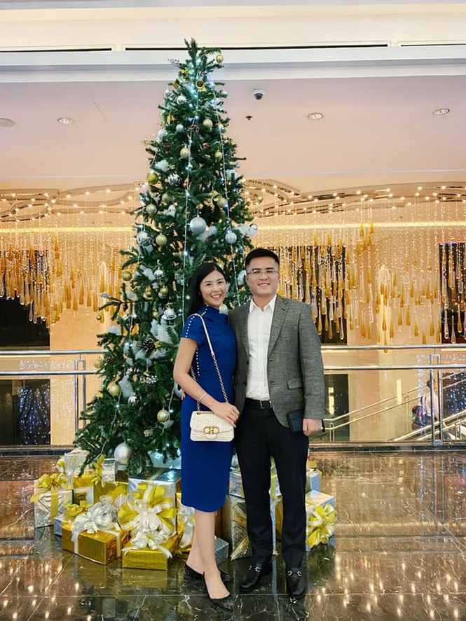 Bạn trai Hoa hậu Ngọc Hân công khai đăng ảnh đi chơi Noel cùng nhau - ảnh 2