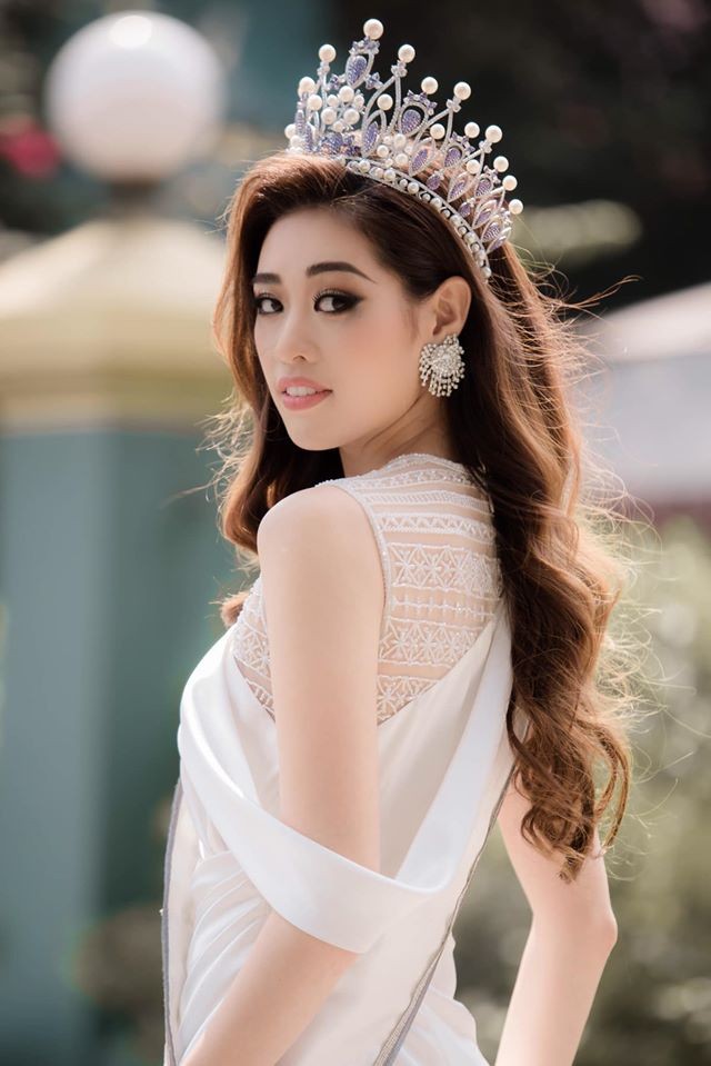 Á hậu Huyền My khoe khéo vòng một gợi cảm giữa tiết trời giá rét - ảnh 5