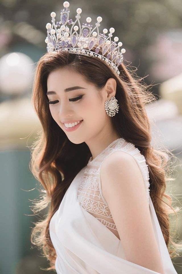 Á hậu Huyền My khoe khéo vòng một gợi cảm giữa tiết trời giá rét - ảnh 6
