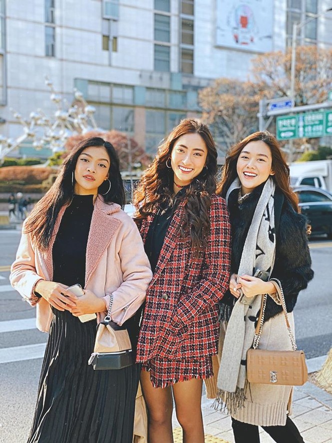 Lương Thuỳ Linh, Tường San, Kiều Loan đẹp 'bất phân thắng bại' khi mặc hanbok - ảnh 1