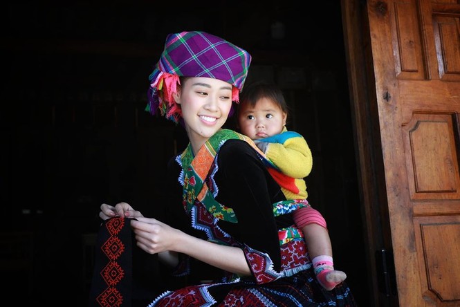 Lương Thuỳ Linh, Tường San, Kiều Loan đẹp 'bất phân thắng bại' khi mặc hanbok - ảnh 9