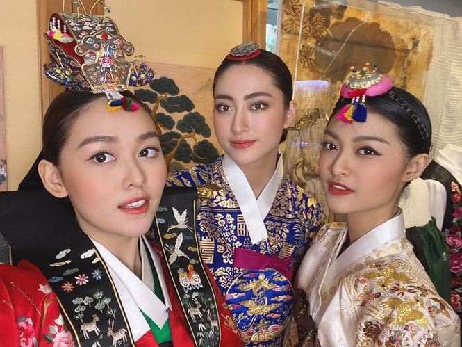 Lương Thuỳ Linh, Tường San, Kiều Loan đẹp 'bất phân thắng bại' khi mặc hanbok - ảnh 3
